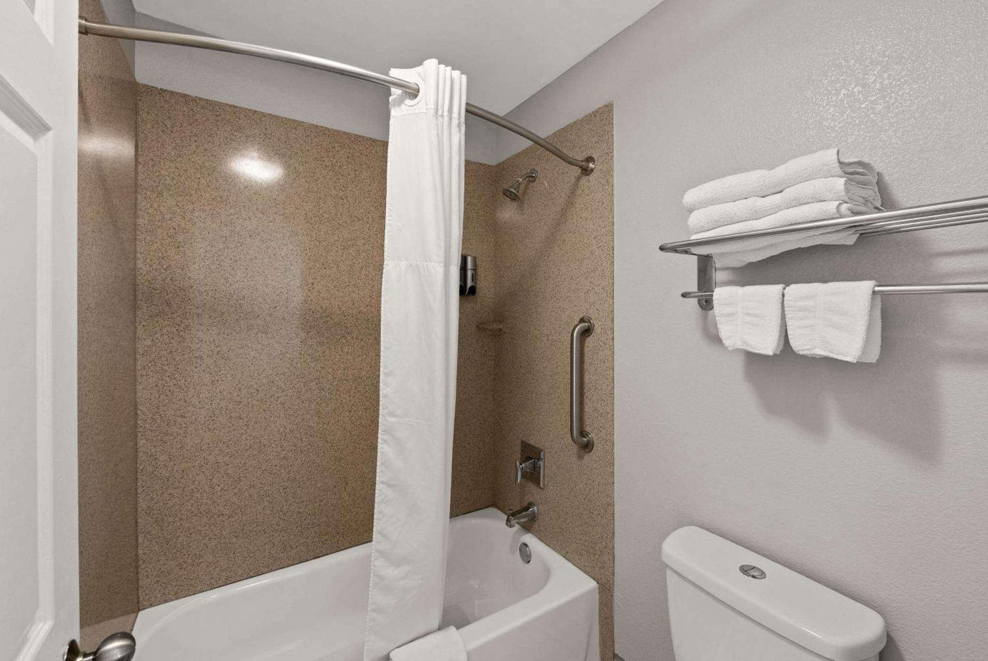 Best Western Executive Inn Ґров-Сіті Екстер'єр фото