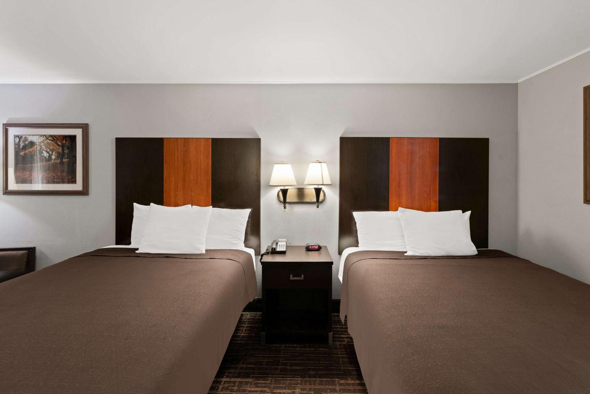 Best Western Executive Inn Ґров-Сіті Екстер'єр фото