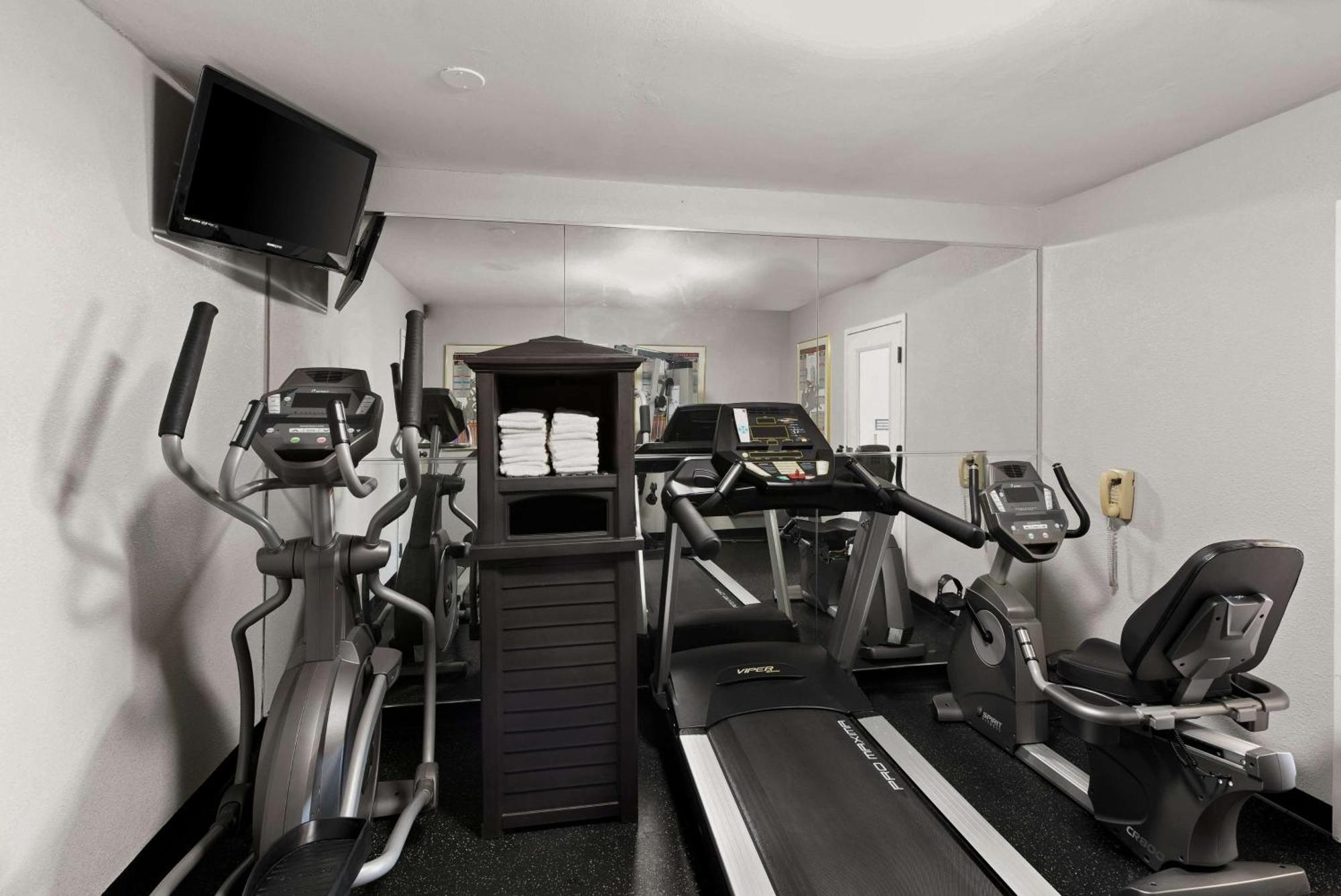 Best Western Executive Inn Ґров-Сіті Екстер'єр фото