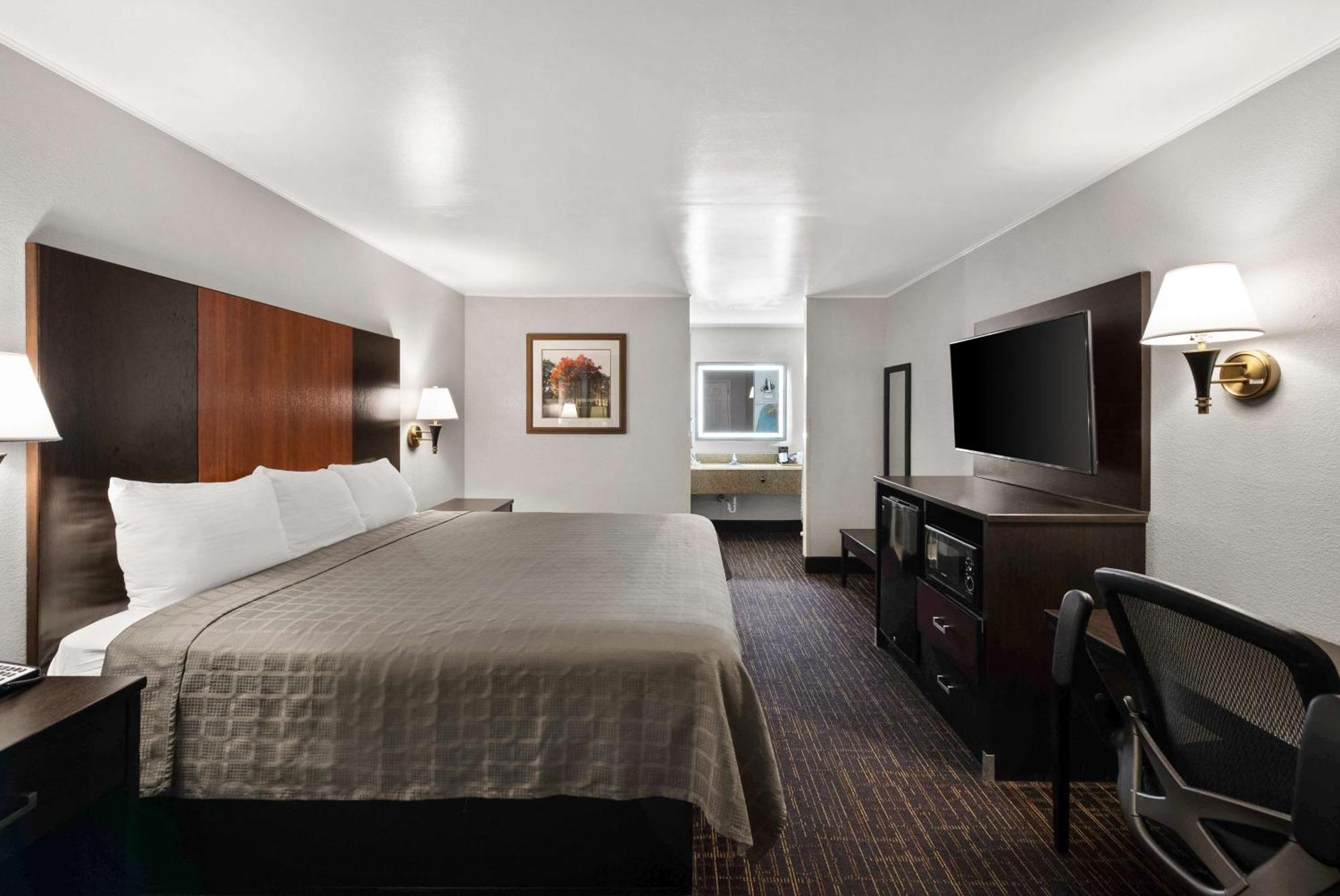 Best Western Executive Inn Ґров-Сіті Екстер'єр фото