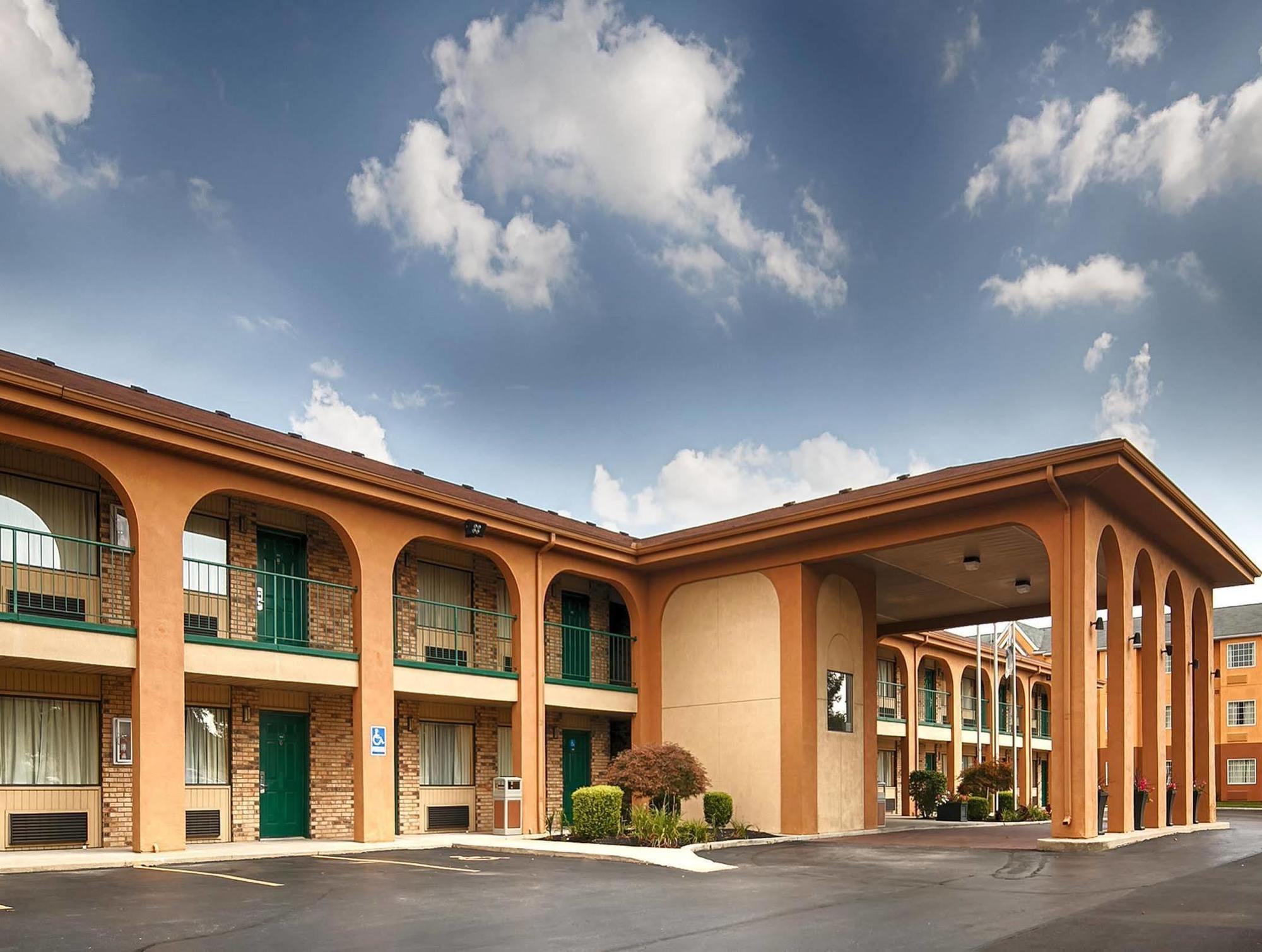Best Western Executive Inn Ґров-Сіті Екстер'єр фото