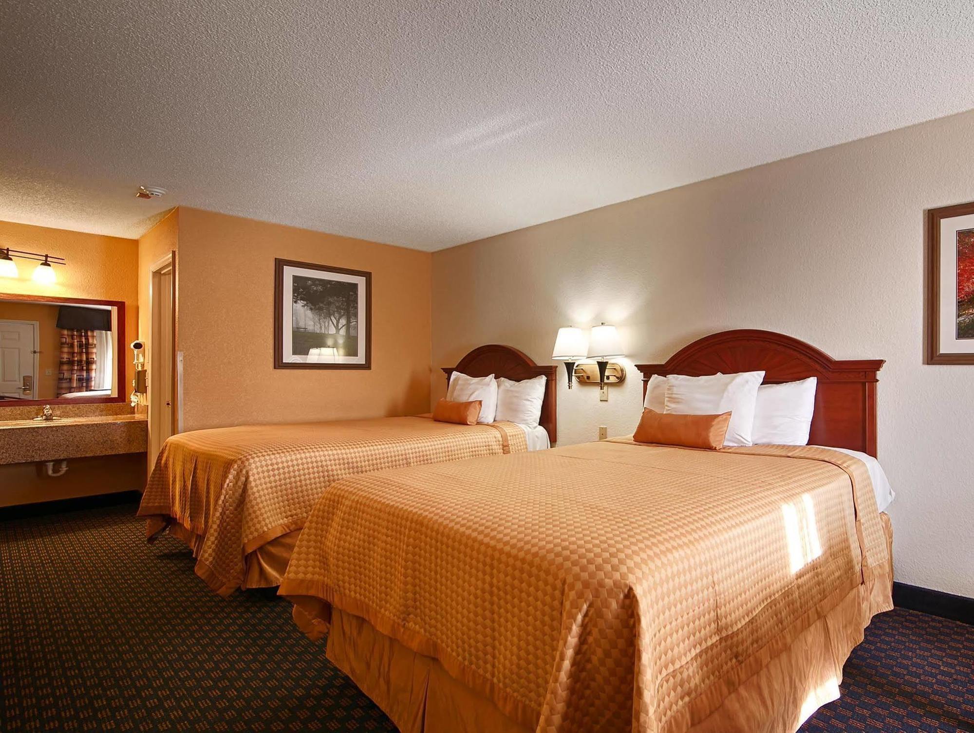 Best Western Executive Inn Ґров-Сіті Екстер'єр фото