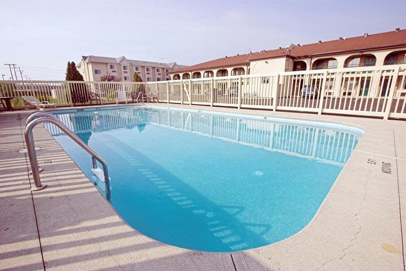 Best Western Executive Inn Ґров-Сіті Зручності фото